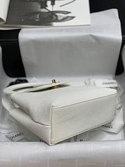 Chanel Medieval Bag White Size 22 x 16 x 7 cm - 2