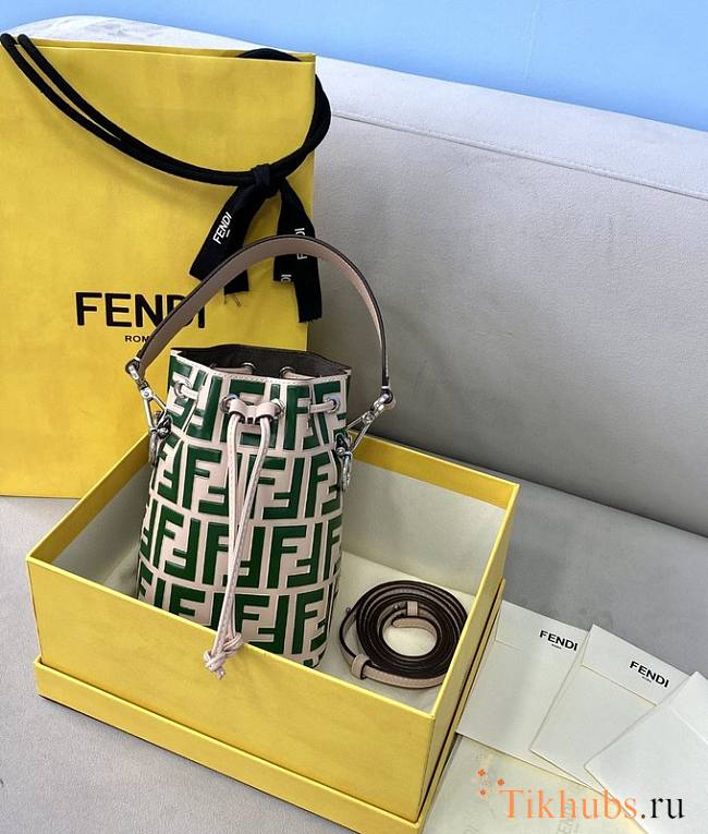 Fendi Bucket Bag 023 Size 18 x 12 x 10 cm - 1