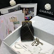 Chanel Retro Clip Bag Black 81055 Size 12 x 5 x 19 cm - 2