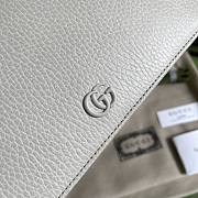 Gucci GG Marmont Leather Mini Chain Bag White 497985 Size 20 x 12.5 x 4 cm - 6