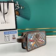 Gucci Beige Disney X Gucci Donald Duck Cosmetic Case Size 22 x 14 x 7 cm - 5