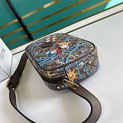 Gucci Donald Duck Print Belt Bag 602695 Size 24 x 14 x 5.5 cm - 6