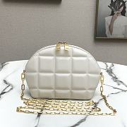 Bottega Veneta Mini Box Chain Shell Bag White Size 11 x 14 x 16 cm - 1