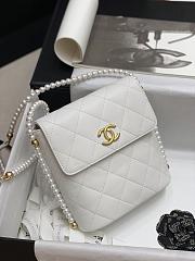 Chanel Pearl Chain Bag White Size 20 x 19 x 8 cm - 2