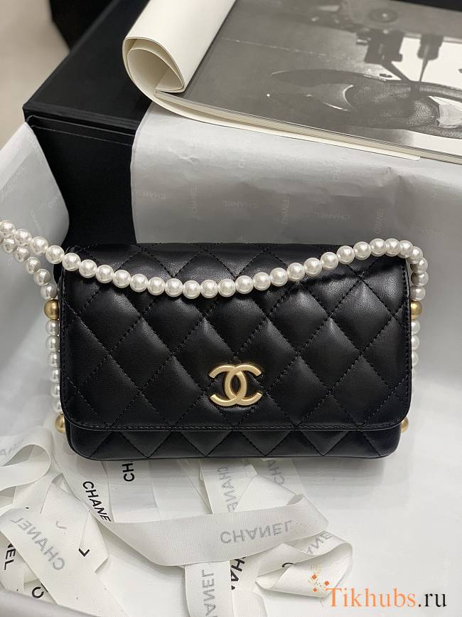 Chanel Pearl Chain Flap Bag Black Size 13 x 19 x 4 cm - 1