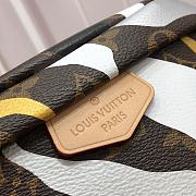 LV Bumbag Waist Bag 01 M45106 Size 33 x 16 x 3 cm - 6