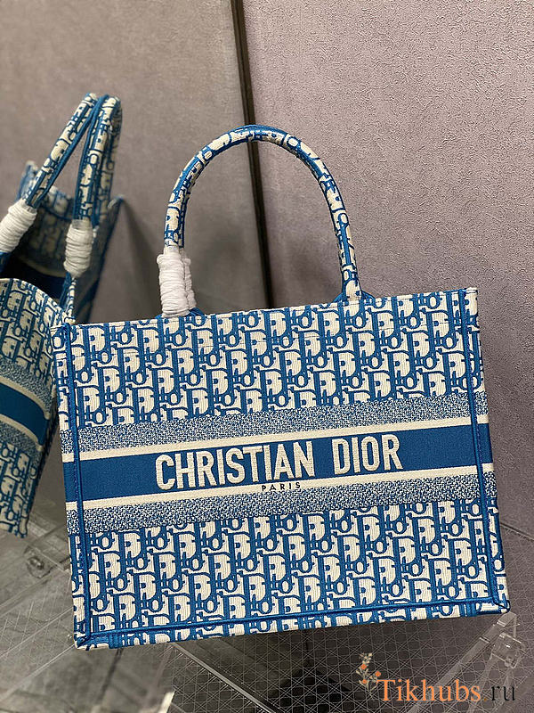 Dior Tote Book Size 36 x 18 x 28 cm - 1