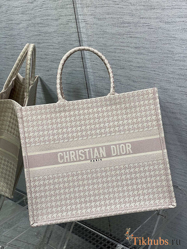 Dior Tote Book in Pink Size 42 x 18 x 35 cm - 1