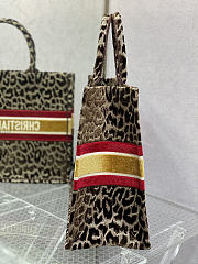 Dior Tote Book in Leopard Size 42 x 35 x 18 cm - 5