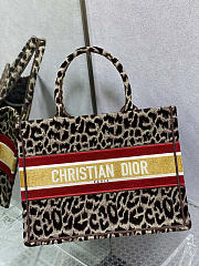 Dior Tote Book in Leopard Size 36 x 18 x 28 cm - 1