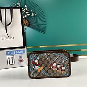 Gucci Disney X Gucci Donald Duck Cosmetic Case 647929 Size 22 x 14 x 7 cm - 6