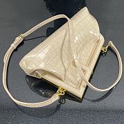 Fendi Frist Handbag 04 2217 Size 26 × 9.5 × 18 cm - 2