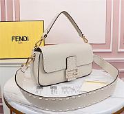 Fendi Baguette 600 Size 28 x 6 x 13 cm - 3