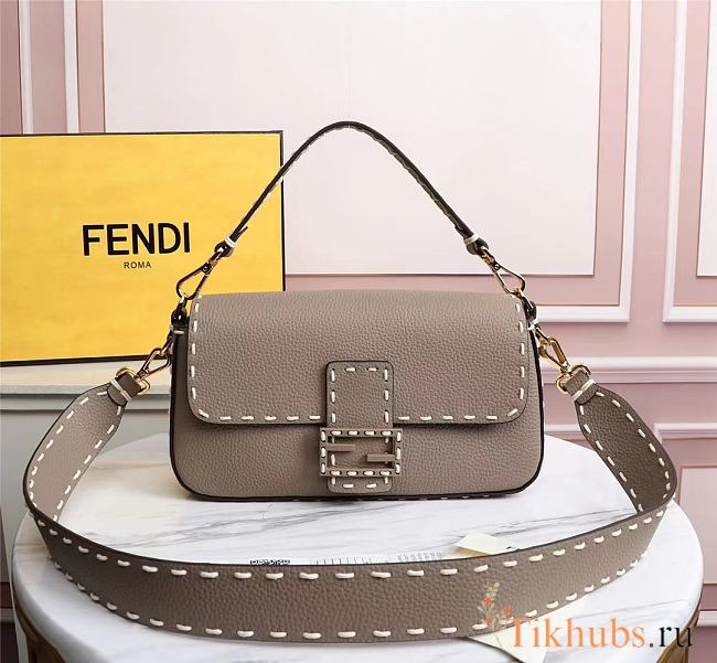 Fendi Baguette 600 01 Size 28 x 6 x 13 cm - 1