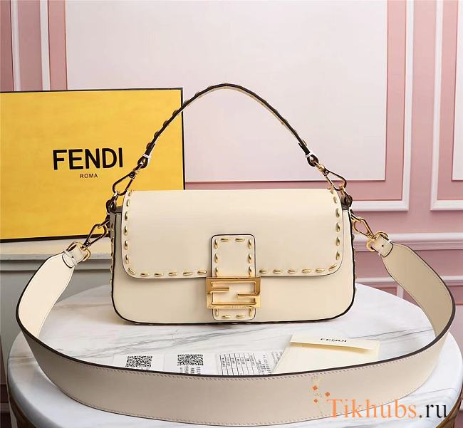 Fendi Baguette Beige Size 28 x 6 x 13 cm - 1