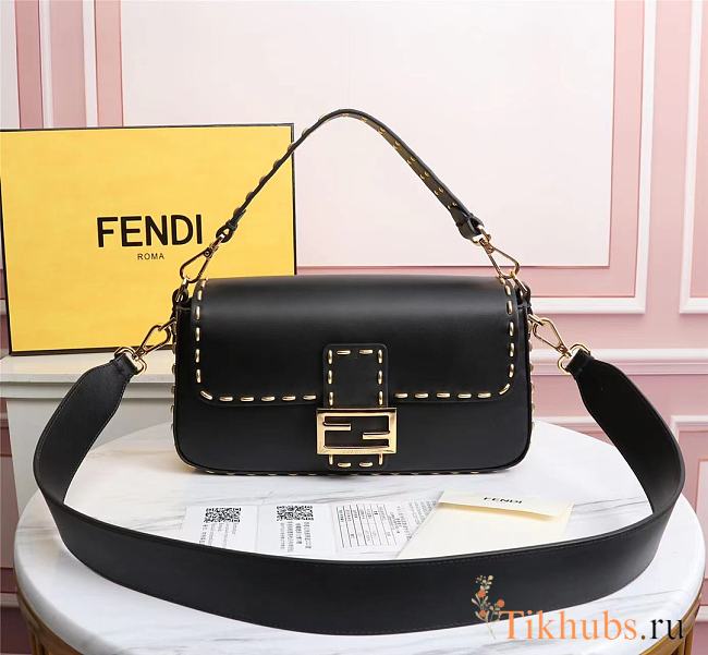 Fendi Baguette White Size 28 x 6 x 13 cm - 1