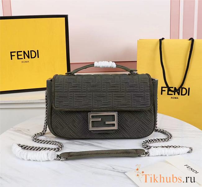 Fendi Baguette 01 Size 24 x 6 x 13 cm - 1