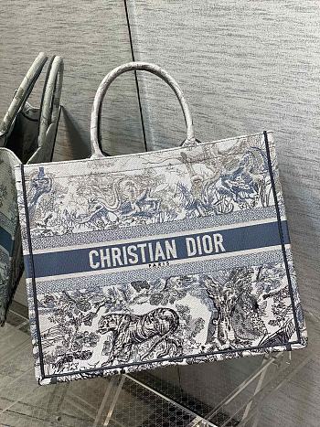 Dior Book Tote Animal Word Omre Dark Blue Size 42 x 18 x 35 cm