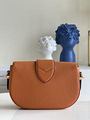 LV Pont 9 Soft Handbag Mocaccino M58968 Size 25 x 17.5 x 8 cm - 2