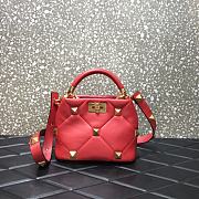 Valentino Roman Stud The Handle Bag Red Size 20 x 9 x 15 cm - 1