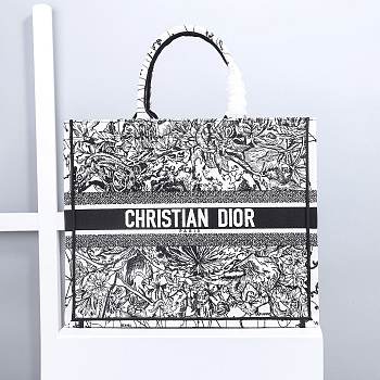 Dior Book Tote Black Flower Size 42 x 18 x 35 cm