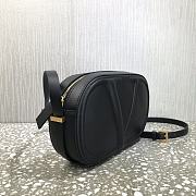 Valentino Garavani V Crossbody Black Bag Size 25 x 15.5 x 6 cm - 6