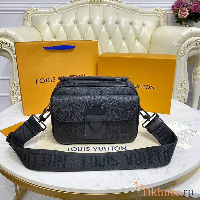 LV S Lock Messenger Black Bag 22x18x8cm - 1