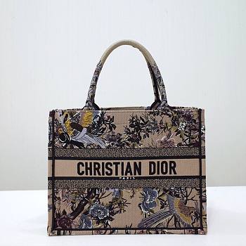 Dior Beige Jardin d'Hiver Embroidery 36.5x28x14cm