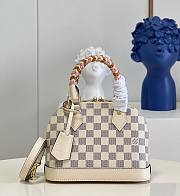 LV Alma Bridge Monogram 780680 White Size 23.5x17.5x11.5cm - 1