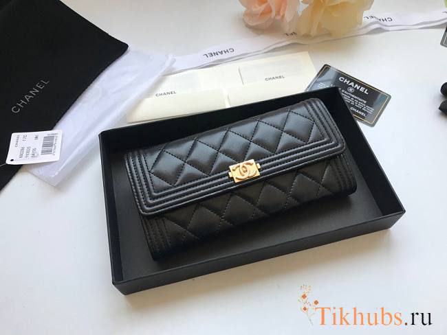 Chanel Wallet Black Lambskin Gold Hardware 19x10.5x3cm - 1