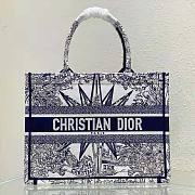 Dior Medium Book Tote White and Blue Rêve D'Infini Embroidery 36 x 27.5 x 16.5 cm - 1