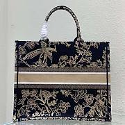 Dior Large Book Tote Black Jardin D'Hiver Embroidered Cotton 42 x 35 x 18.5 cm  - 6