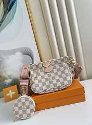 Louis Vuitton LV Multi Pochette Accessoires White 25cm - 1