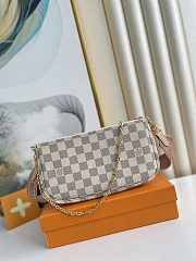 Louis Vuitton LV Multi Pochette Accessoires White 25cm - 4