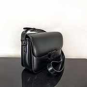 Celine Triomphe Bag In Shiny Calfskin All Black 22x16.5x7cm - 6