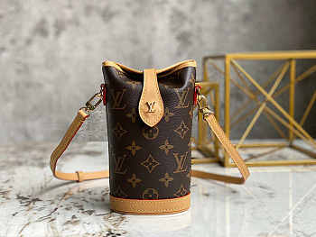 Louis Vuitton LV Fold Me Pouch 14.5 x 18 x 6.5 cm 