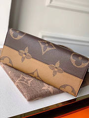 LV M45039 ONTHEGO MM Monogram Strap Brown Size 34 x 26 x 13 cm - 2