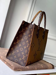LV M45039 ONTHEGO MM Monogram Strap Brown Size 34 x 26 x 13 cm - 4