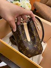 Louis Vuitton LV Montaigne BB Monogram 29 x 20 x 13 cm - 5