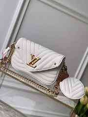 Louis Vuitton LV New Wave Multi Pochette Leather White 19x14x5cm - 1