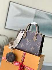 Louis Vuitton LV Onthego PM With Strap 25 x 19 x 11.5 cm - 1