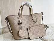 Louis Vuitton LV Blossom PM Bag Grey Galet 20 x 20 x 12.5 cm - 2