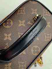 Louis Vuitton LV Vanity Pm Monogram Reverse Bag 19 x 13 x 11 cm - 5