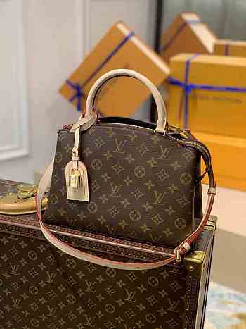 Louis Vuitton LV Petit Palais Monogram 29 x 18 x 12.5 cm