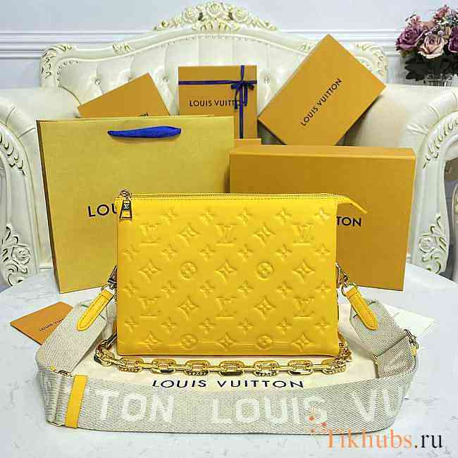 Louis Vuitton LV Coussin MM Yellow 26 x 20 x 12 cm - 1