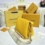 Louis Vuitton LV Coussin MM Yellow 26 x 20 x 12 cm - 4