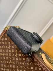 Louis Vuitton LV Duo Sling Bag Taigarama 20 x 42 x 6 cm - 3