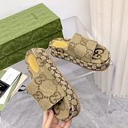 Gucci Angelina GG Supreme Platform Slide beige - 3