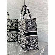 Dior Book Tote Large Plan de Paris Embroidery Black 42x35x18.5cm - 3