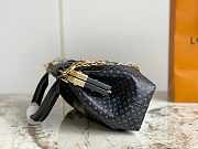 Louis Vuitton LV Monogram Clutch H27 Black 28 x 14 x 10 cm - 5